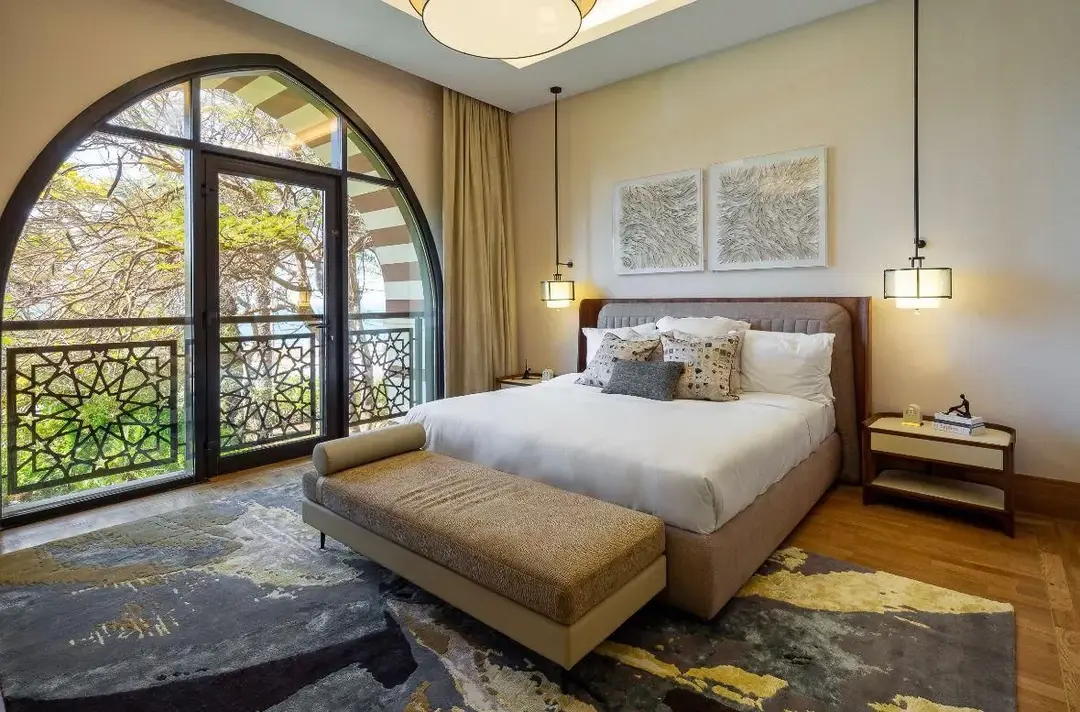 Royal Residences at Jumeirah Zabeel Saray — Muss haben — Balkon — feature | Profound Properties, Dubai