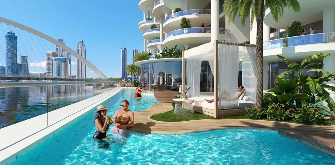 Кавалли Кутюр — Бассейны — Открытый бассейн — amenity | Profound Properties, Dubai