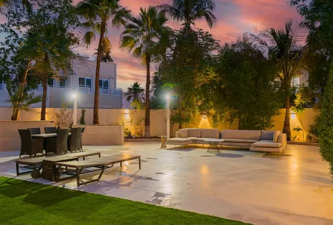 Villa in Meadows 9 — 游泳池 — 室外游泳池 — amenity | Profound Properties, Dubai