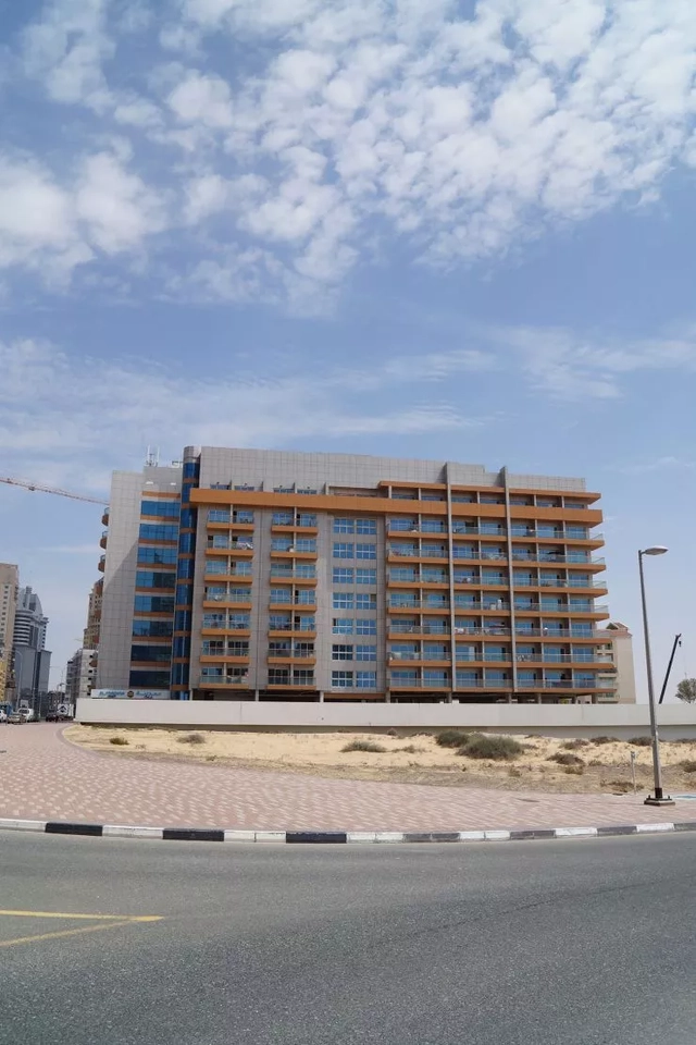 Al Nayli Building