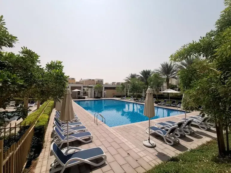 穆东别墅拉哈特 — 游泳池 — 室外游泳池 — amenity | Profound Properties, Dubai